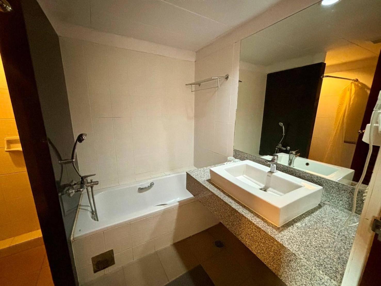 Aloha Hatyai Hotel Hat Yai Eksteriør billede